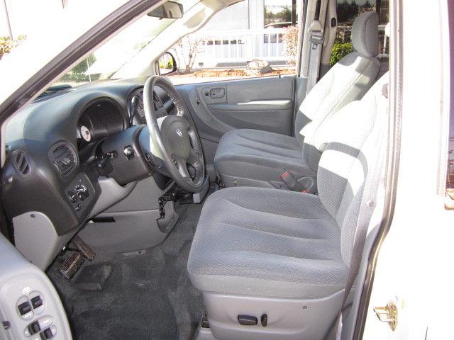 Dodge Grand Caravan 2005 photo 2