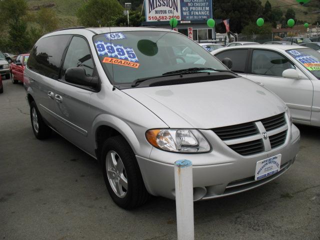 Dodge Grand Caravan 2005 photo 2