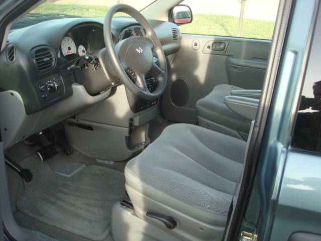 Dodge Grand Caravan 2005 photo 3