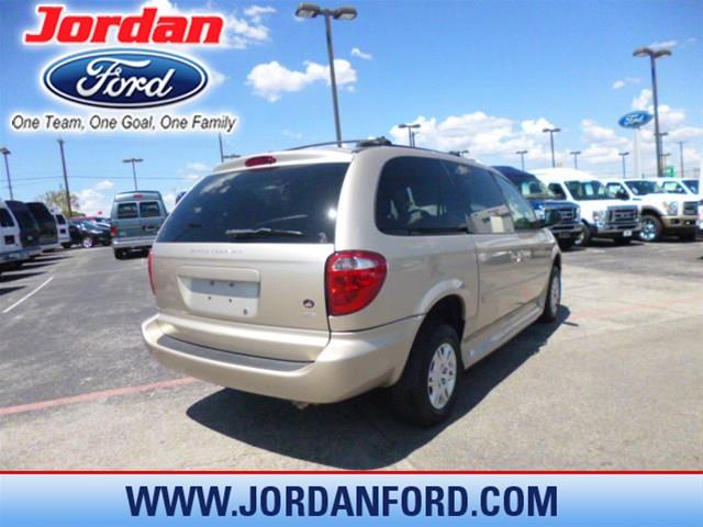 Dodge Grand Caravan 2005 photo 2