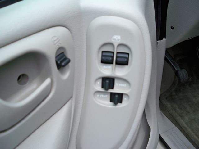 Dodge Grand Caravan 2005 photo 3