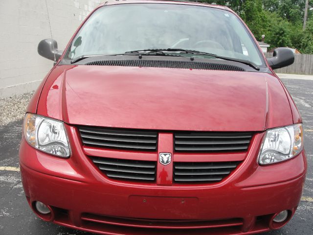 Dodge Grand Caravan 2005 photo 2