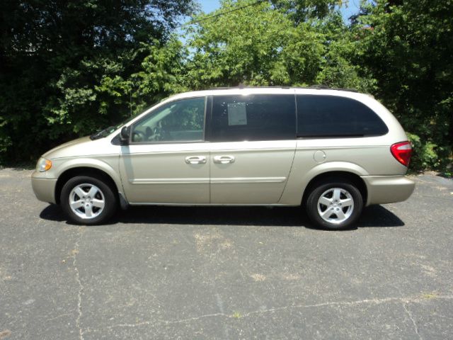 Dodge Grand Caravan 2005 photo 2