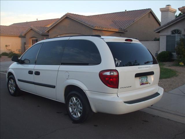 Dodge Grand Caravan 2005 photo 2