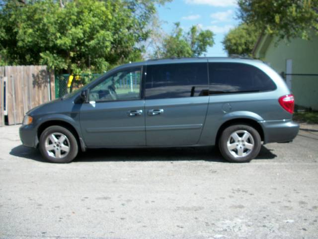 Dodge Grand Caravan 2005 photo 3