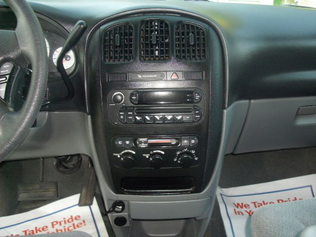 Dodge Grand Caravan 2005 photo 12