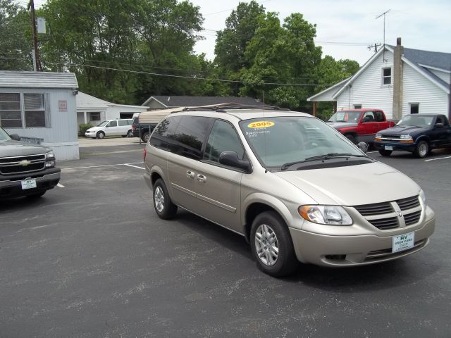 Dodge Grand Caravan 2005 photo 24