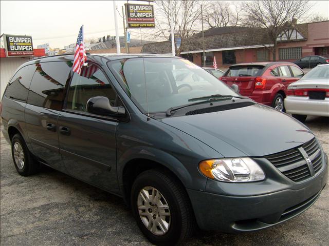 Dodge Grand Caravan 2005 photo 2