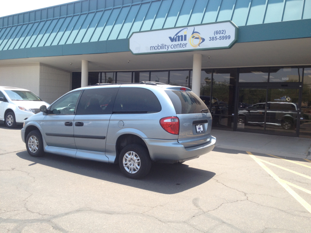 Dodge Grand Caravan 2005 photo 2