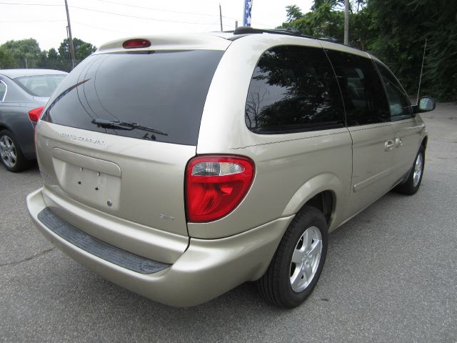 Dodge Grand Caravan 2005 photo 2