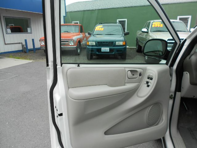 Dodge Grand Caravan 2005 photo 13