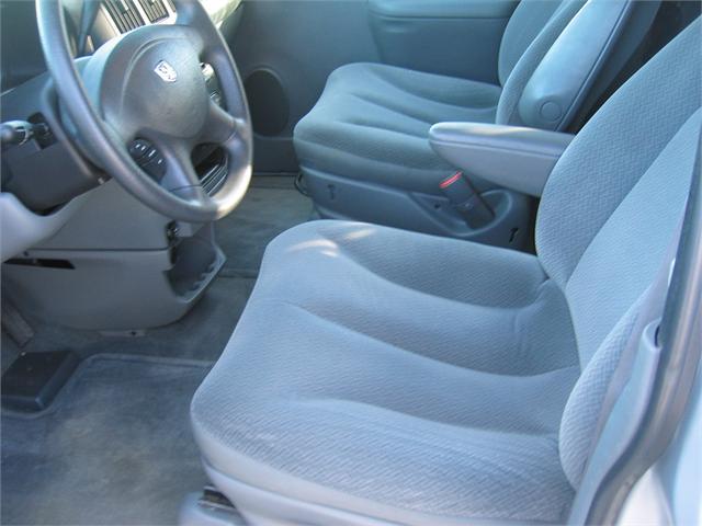 Dodge Grand Caravan 2005 photo 2