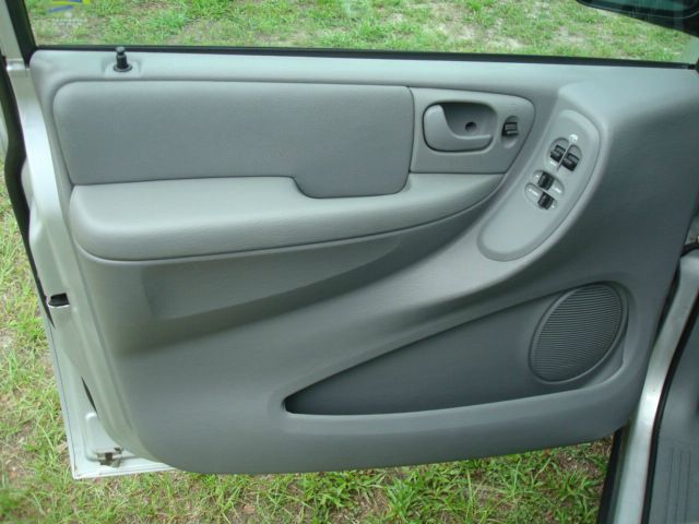 Dodge Grand Caravan 2006 photo 2