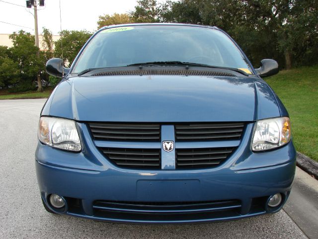 Dodge Grand Caravan 2006 photo 2