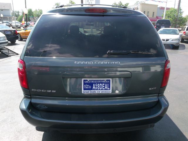 Dodge Grand Caravan 2006 photo 16