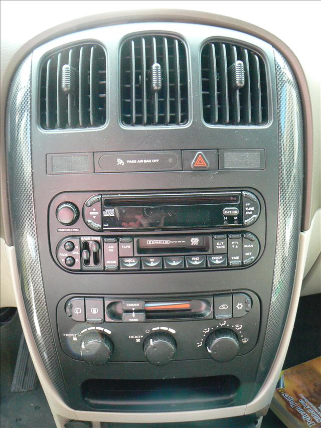 Dodge Grand Caravan 2006 photo 2