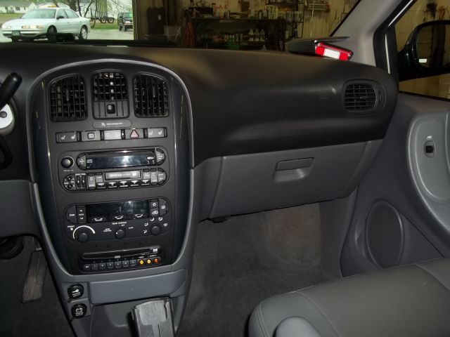 Dodge Grand Caravan 2006 photo 2