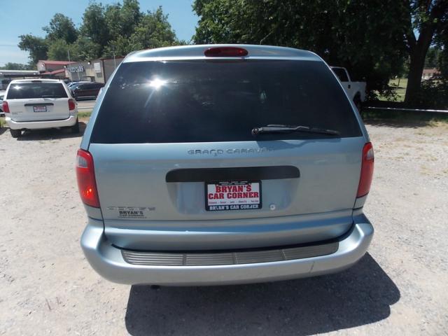 Dodge Grand Caravan 2006 photo 2