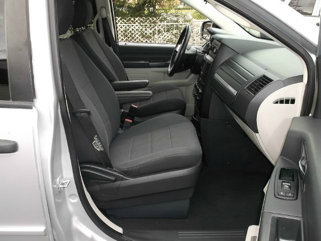 Dodge Grand Caravan 2008 photo 2