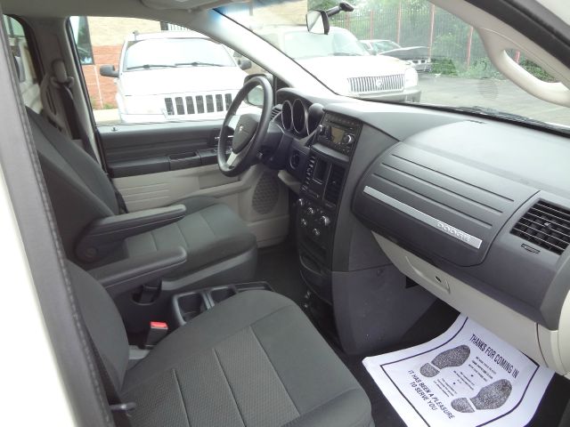 Dodge Grand Caravan 2008 photo 2