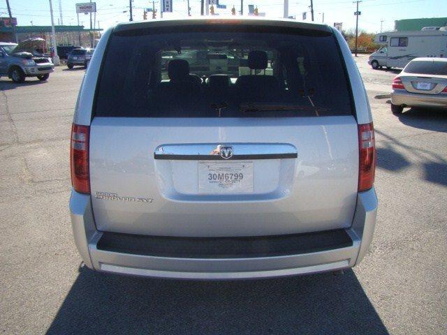 Dodge Grand Caravan 2008 photo 2