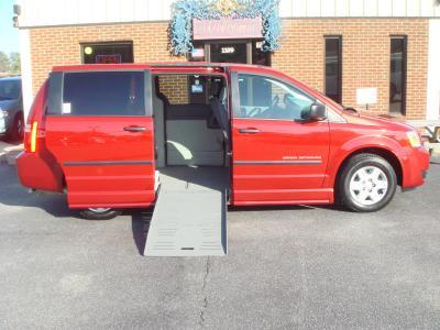 Dodge Grand Caravan Supercab 145 4WD Handicap-Accessible Vehicle