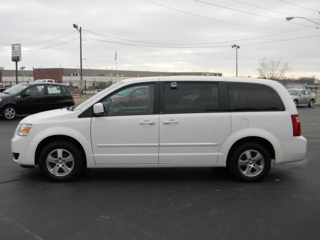 Dodge Grand Caravan 2008 photo 2