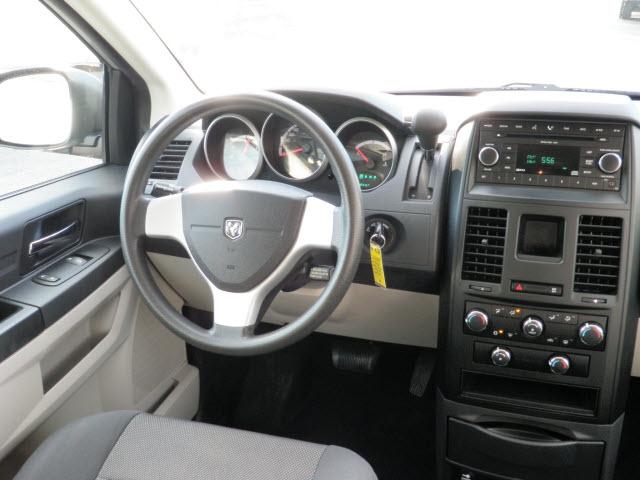 Dodge Grand Caravan 2008 photo 2