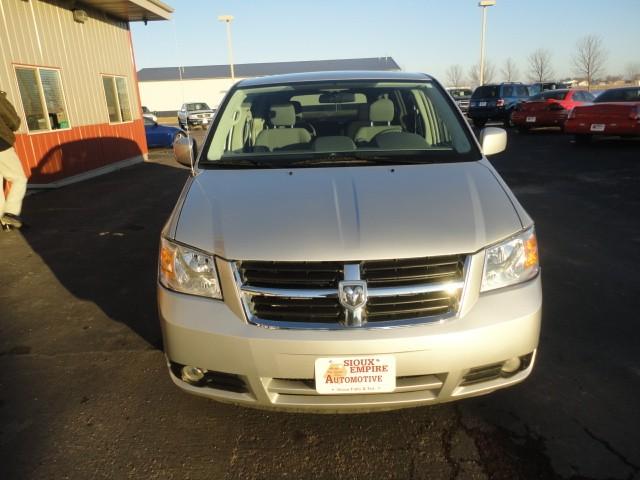 Dodge Grand Caravan 2008 photo 1