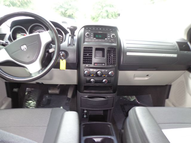 Dodge Grand Caravan 2008 photo 2