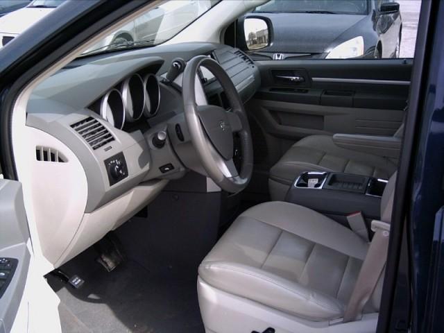 Dodge Grand Caravan 2008 photo 1