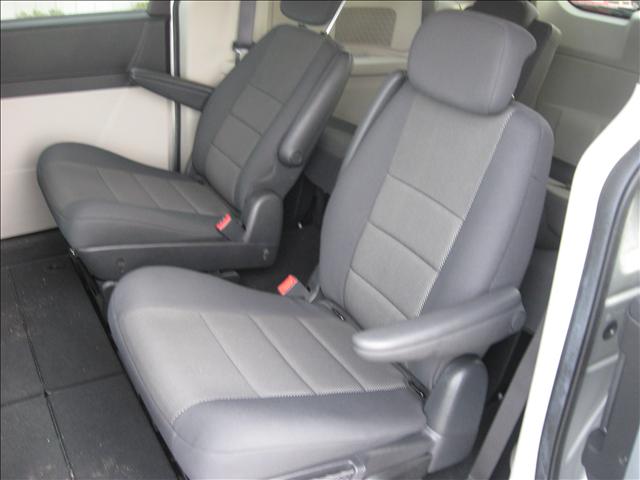 Dodge Grand Caravan 2008 photo 1