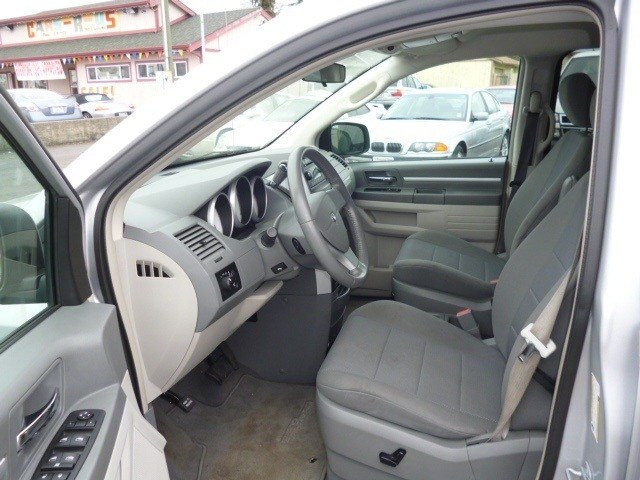 Dodge Grand Caravan 2009 photo 2