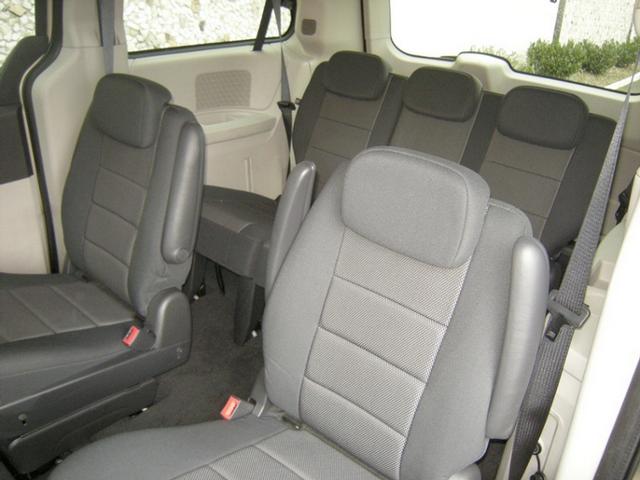 Dodge Grand Caravan 2009 photo 1