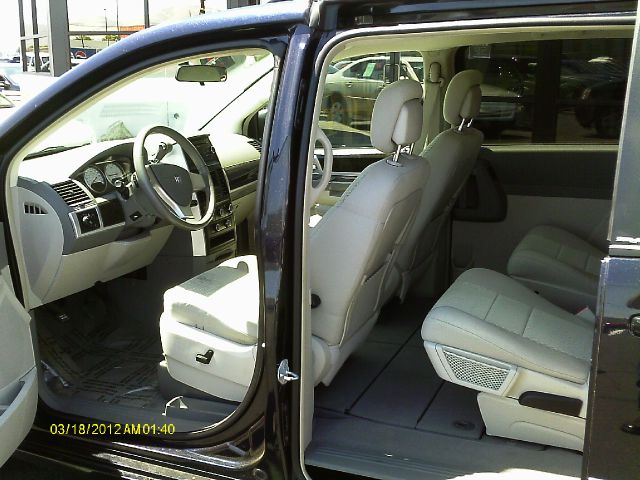 Dodge Grand Caravan 2010 photo 1