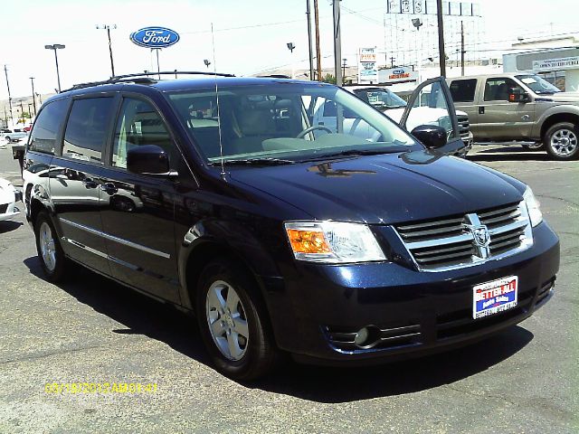 Dodge Grand Caravan 2010 photo 3