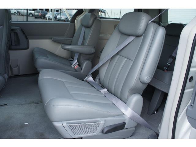 Dodge Grand Caravan 2010 photo 1