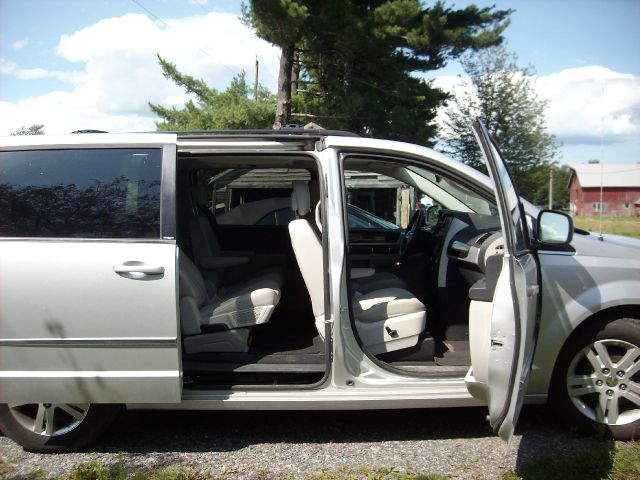 Dodge Grand Caravan 2010 photo 1