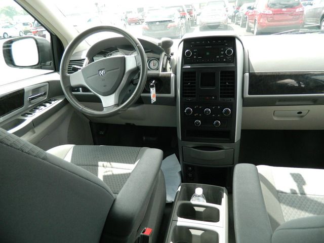 Dodge Grand Caravan 2010 photo 4