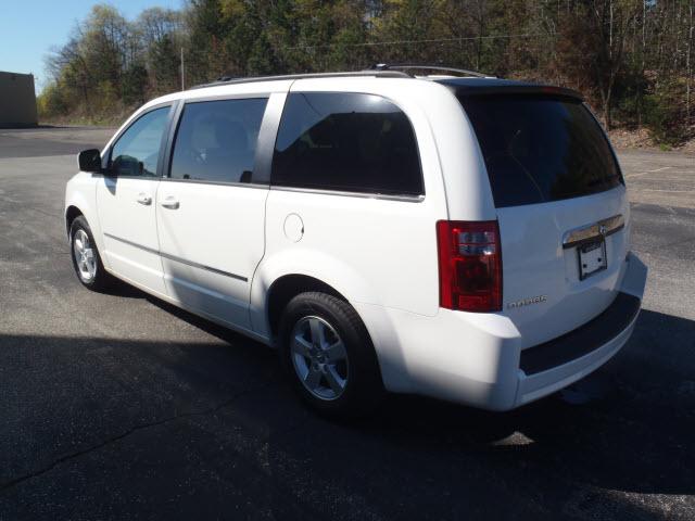 Dodge Grand Caravan 2010 photo 3