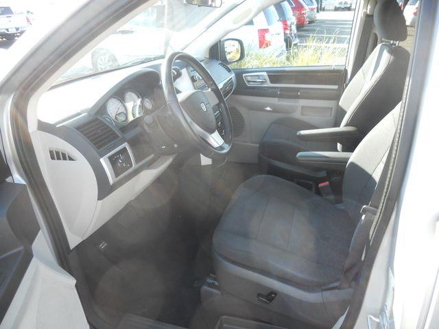 Dodge Grand Caravan 2010 photo 1