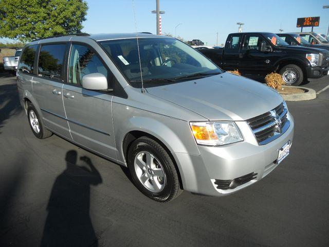 Dodge Grand Caravan 2010 photo 3