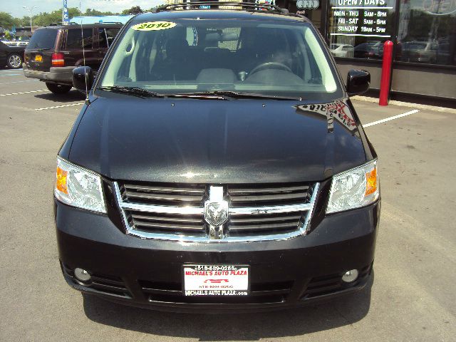 Dodge Grand Caravan 2010 photo 2