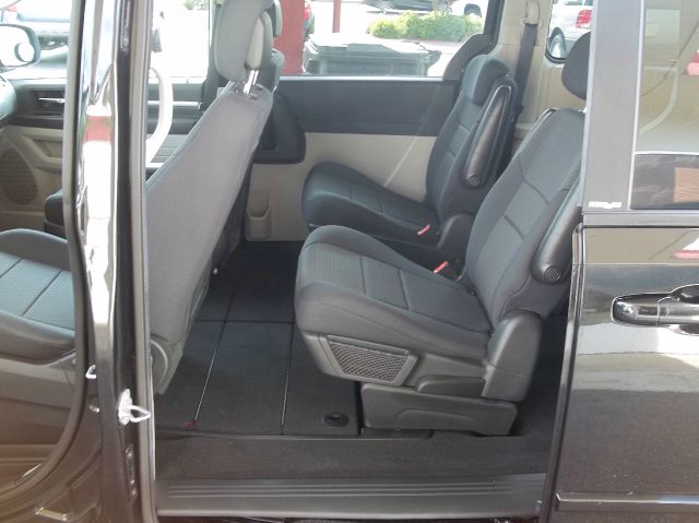 Dodge Grand Caravan 2010 photo 2