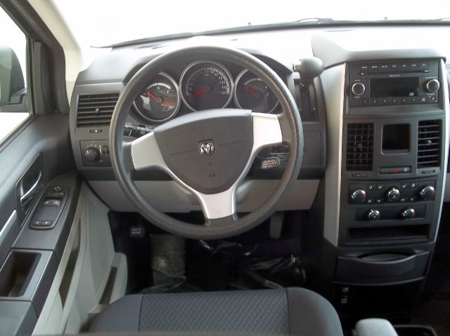 Dodge Grand Caravan 2010 photo 4