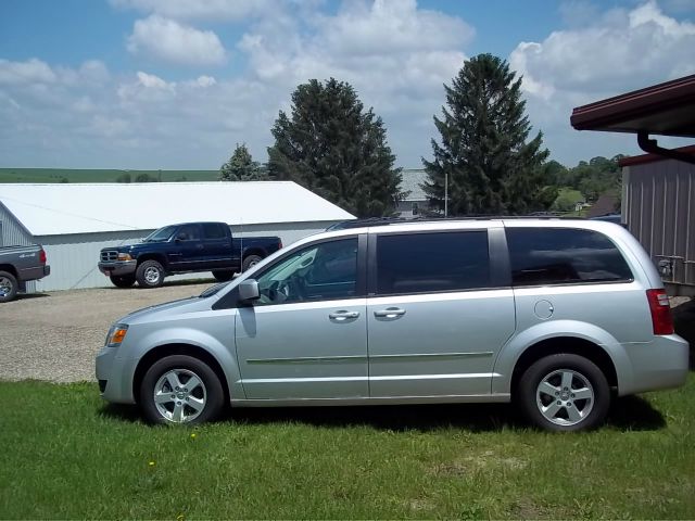 Dodge Grand Caravan 2010 photo 3