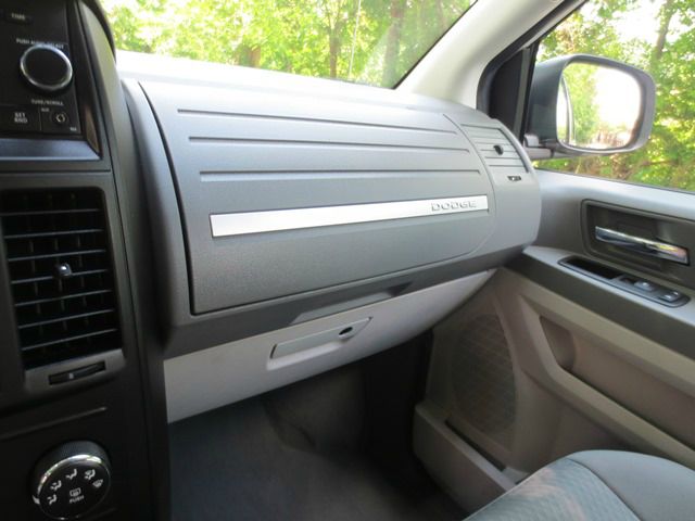 Dodge Grand Caravan 2010 photo 22