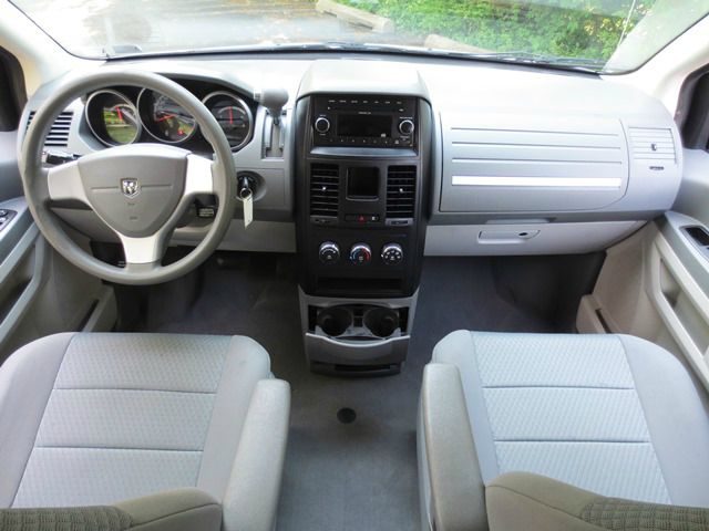 Dodge Grand Caravan 2010 photo 53