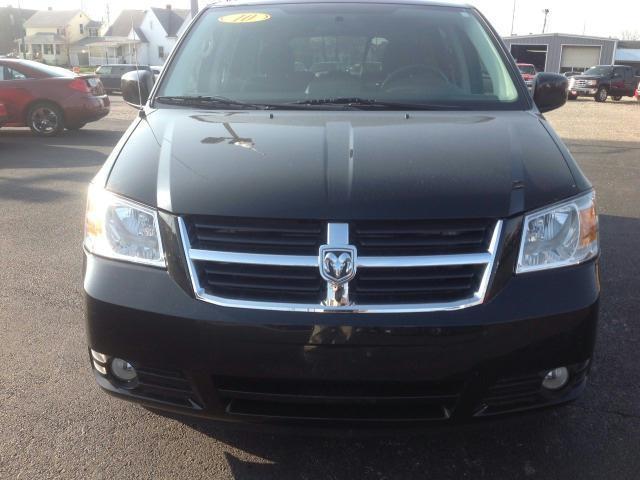 Dodge Grand Caravan 2010 photo 2