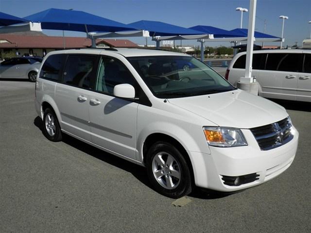 Dodge Grand Caravan 2010 photo 2